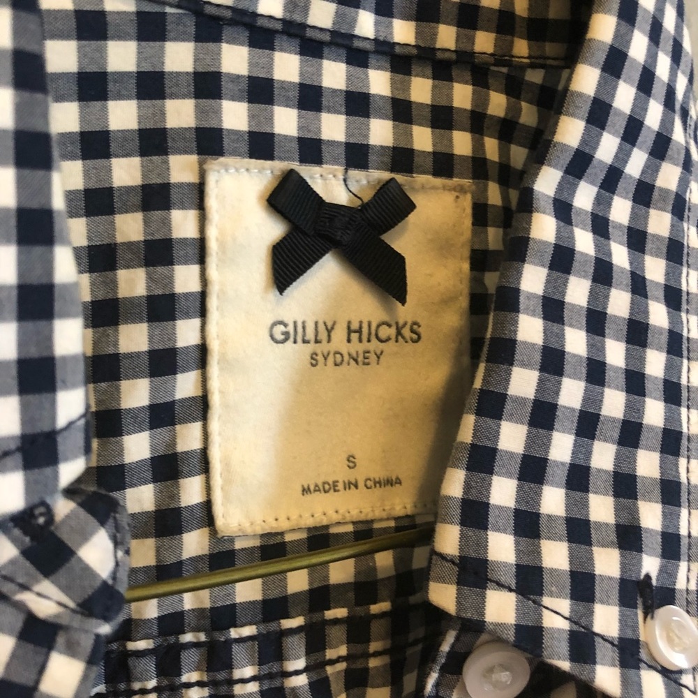 Gilly Hicks button down top. Size Small.